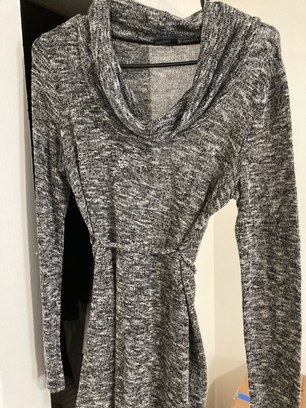 Ladies Sweater - Picture 2 of 12